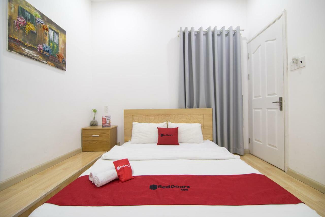 Reddoorz Near Nguyen Hue Walking Street 2 - Dorms Available Ciudad Ho Chi Minh (Saigón) Exterior foto