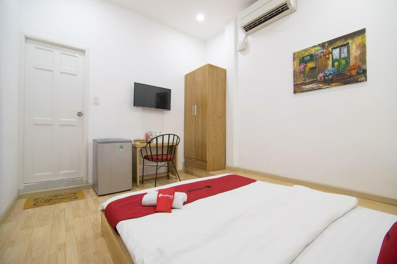 Reddoorz Near Nguyen Hue Walking Street 2 - Dorms Available Ciudad Ho Chi Minh (Saigón) Exterior foto